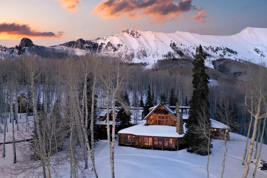 TOM CRUISE'S ESTATE IN COLORADO SOLD FOR 32.5 MILLION EUROS